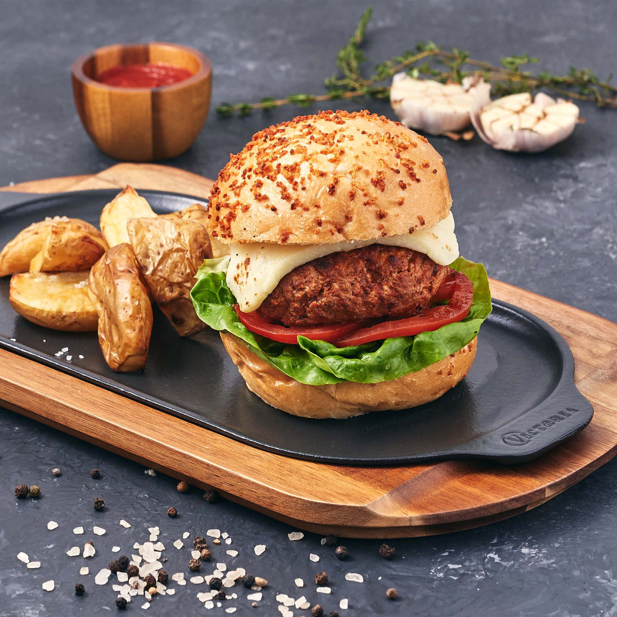 13.5-Inch Rectangular Sizzle Pan and Serving Plate Cast Iron