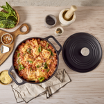 7 QT Cast Iron Dutch Oven with Lid