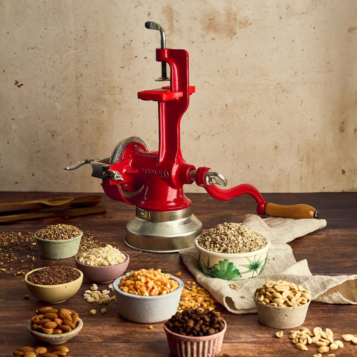 Cast Iron Red Grain Grinder/Corn Mill with Low Hopper