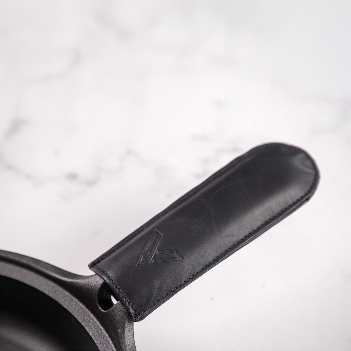 10-Inch Skillet Classic Collection + Leather Handle