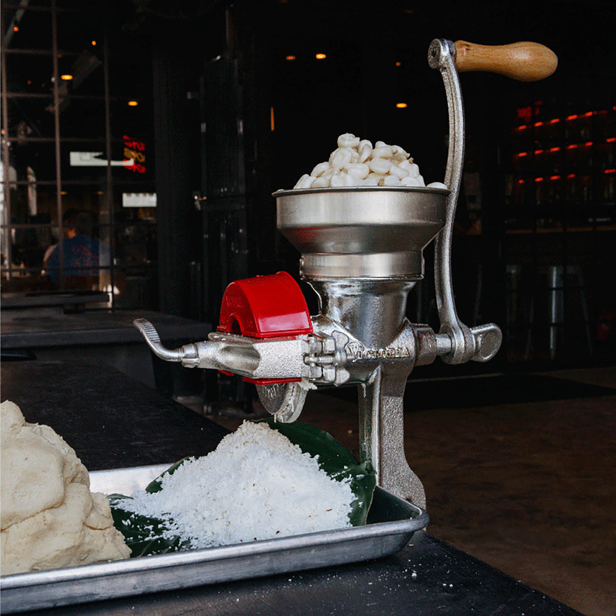 Cast Iron Tinned Grain Grinder/Corn Mill with Low Hopper