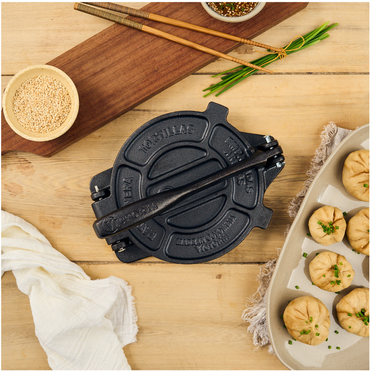 6.5-Inch Tortilla Press and Pataconera Cast Iron