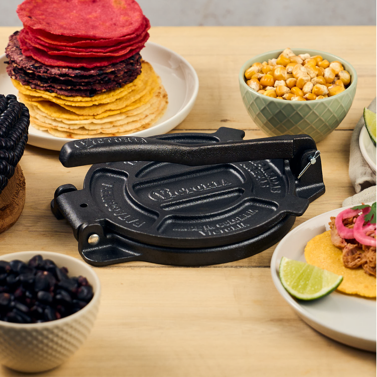 6.5-Inch Tortilla Press and Pataconera Cast Iron