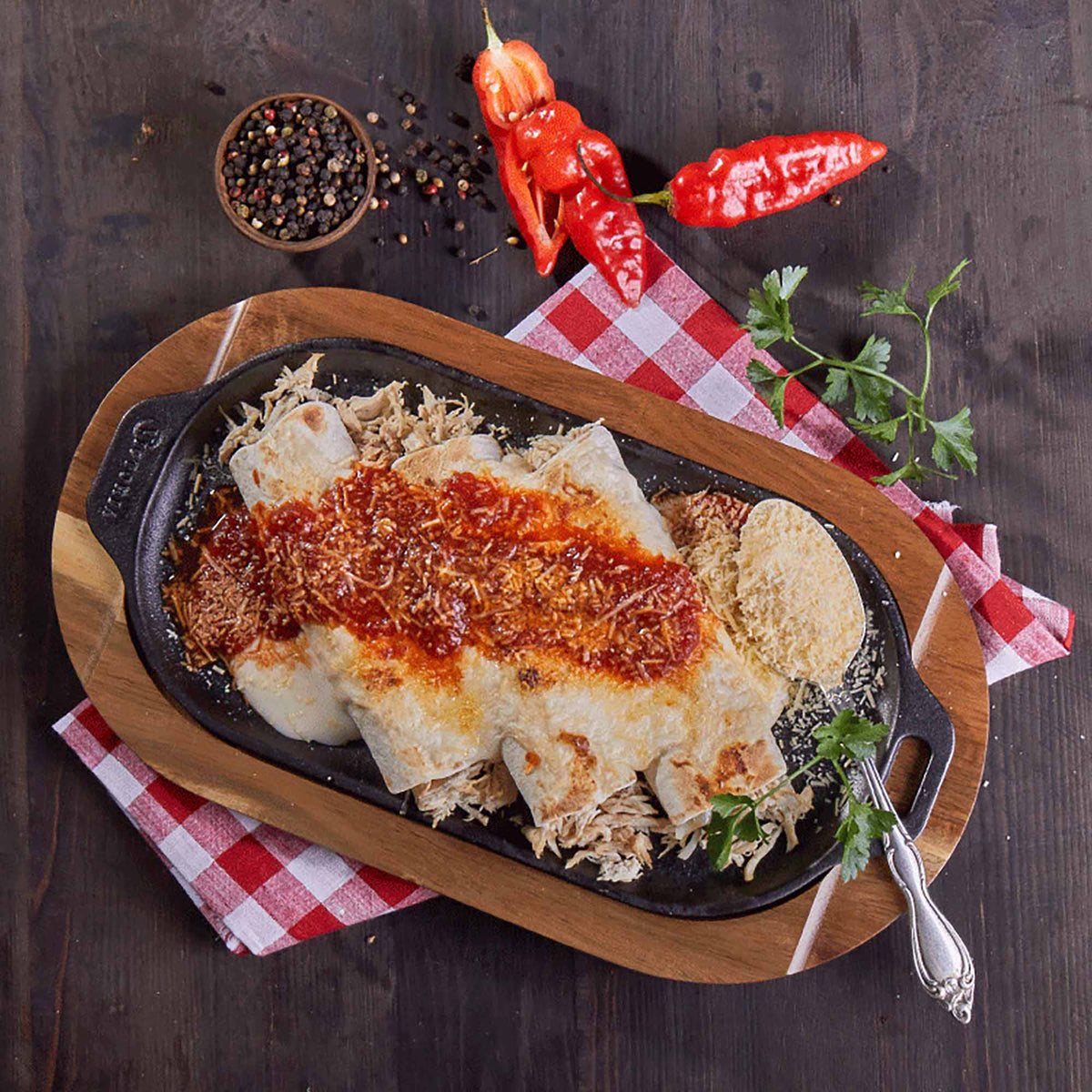 13.5-Inch Rectangular Sizzle Pan and Serving Plate Cast Iron