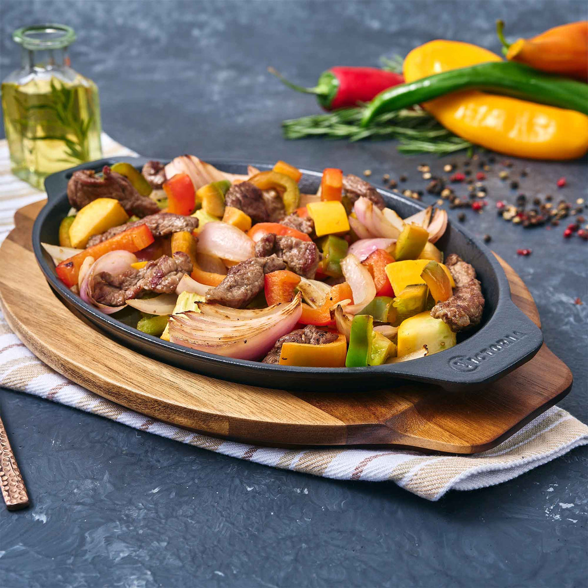 11.5-Inch Oval Sizzle Pan and Serving Plate Cast Iron