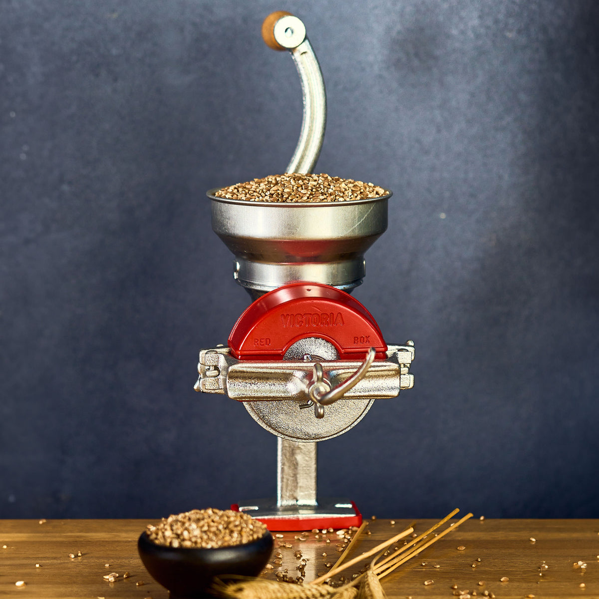 Cast Iron Tinned Grain Grinder/Corn Mill with Low Hopper