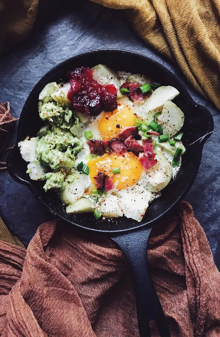 Egg Mashed Potatoes with Guac and Cranberry Sauce by @dieteticaesthetic