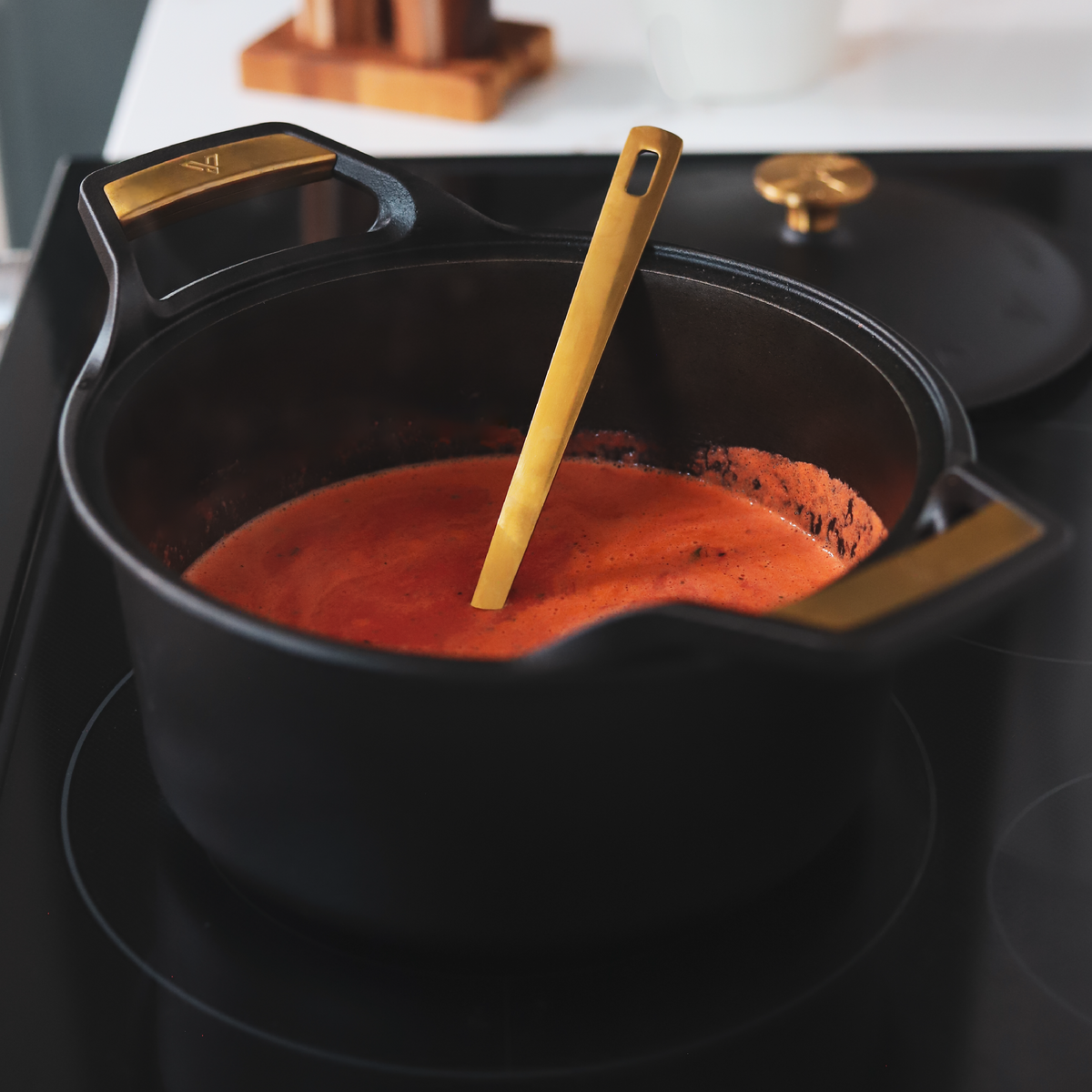 6-Quart Dutch Oven with Lid, SIGNATURE Gold